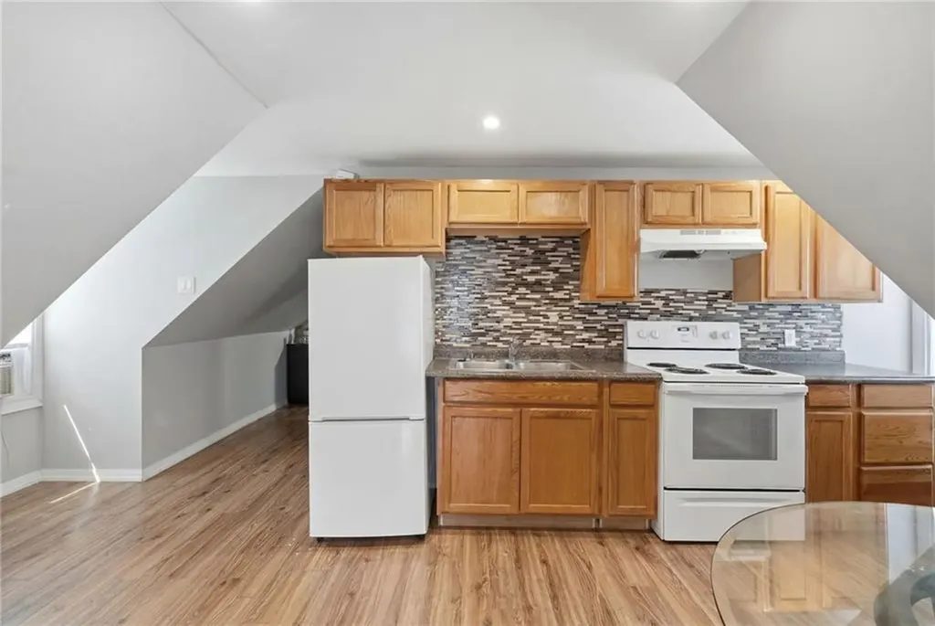 61 Moore Street Providence RI 02907