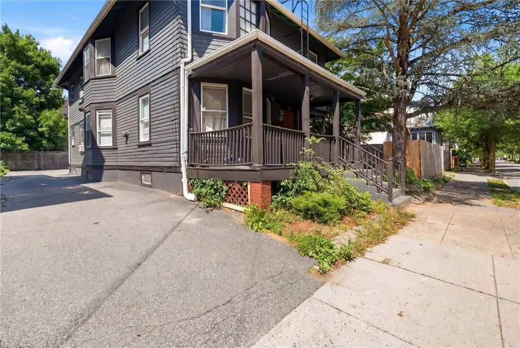 61 Moore Street Providence RI 02907
