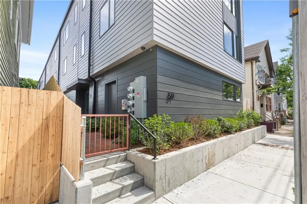 59 Warren Street Providence RI 02907