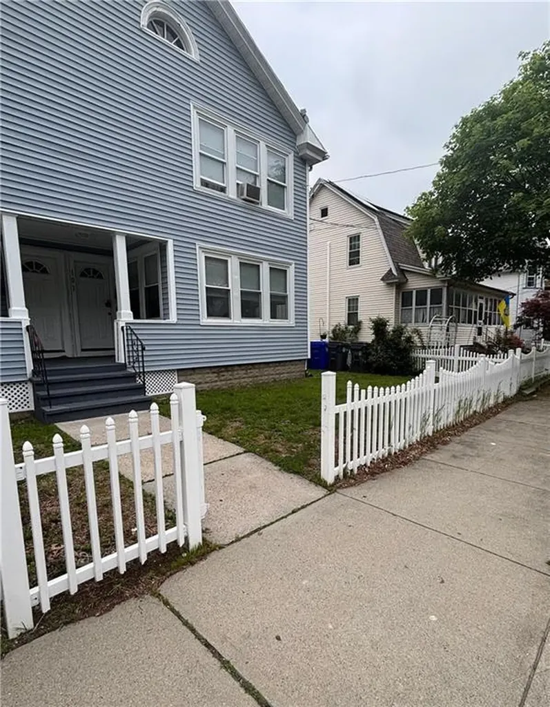101 103 Rutherglen Avenue Providence RI 02907