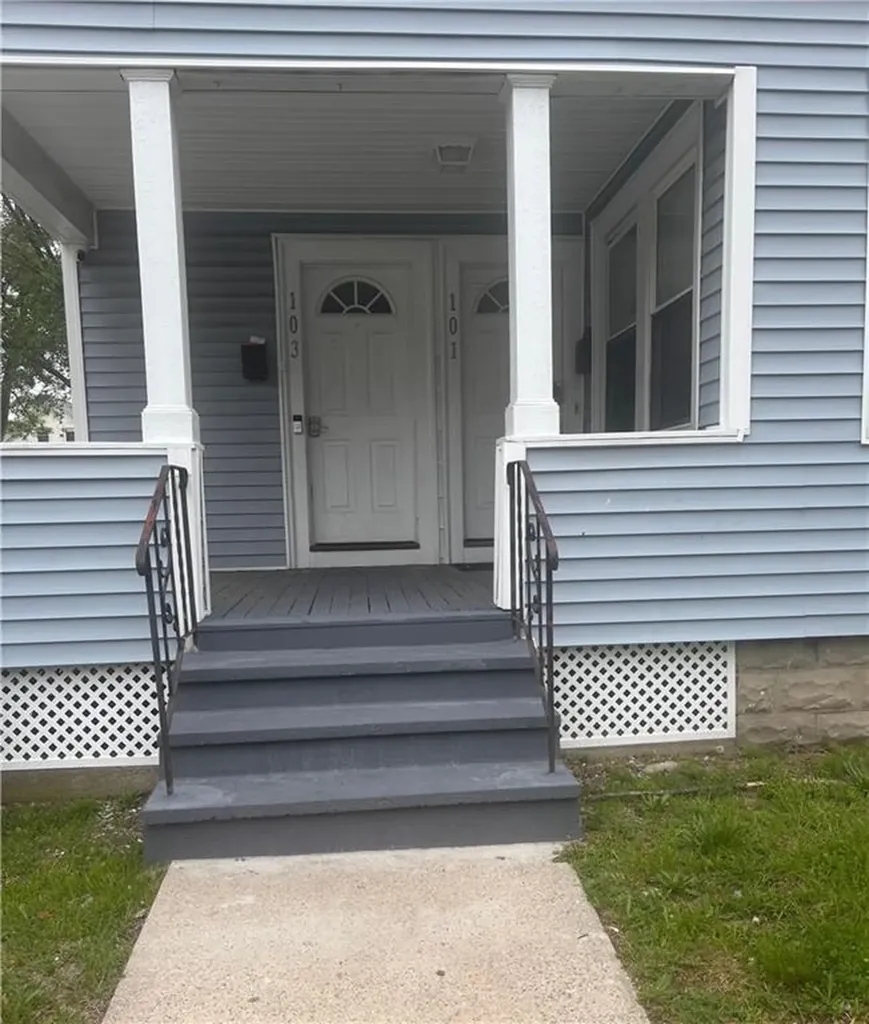 101 103 Rutherglen Avenue Providence RI 02907
