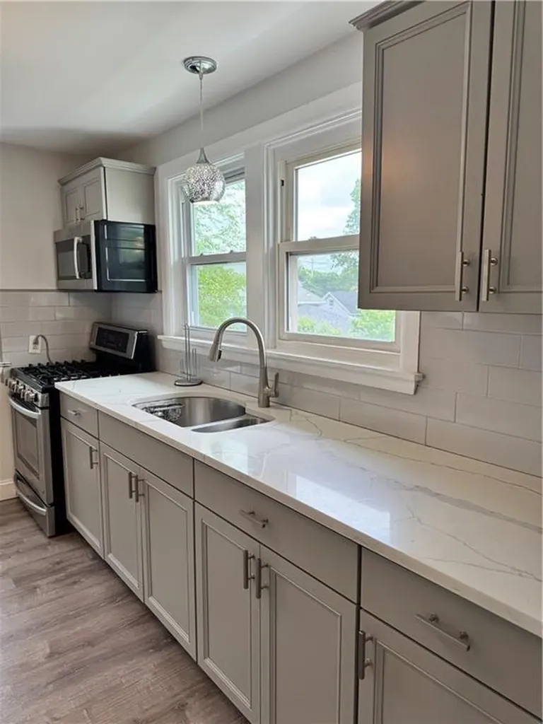 101 103 Rutherglen Avenue Providence RI 02907