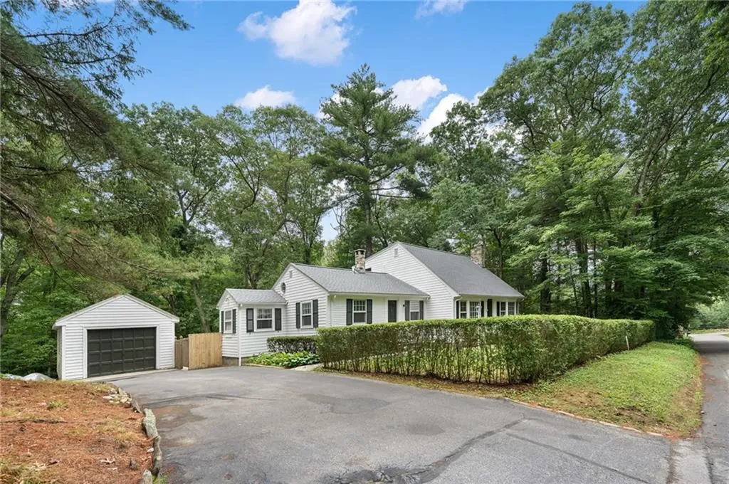15 Williams Road Smithfield RI 02917