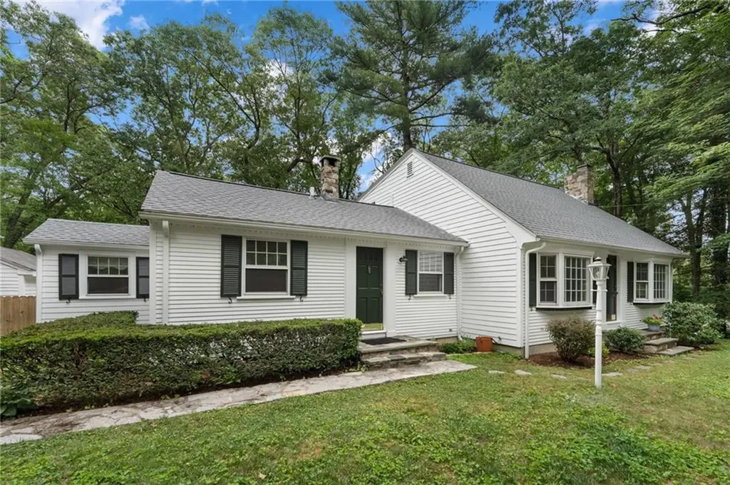 15 Williams Road Smithfield RI 02917
