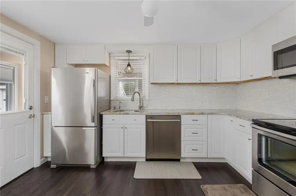 39 Gloria Street Pawtucket RI 02861