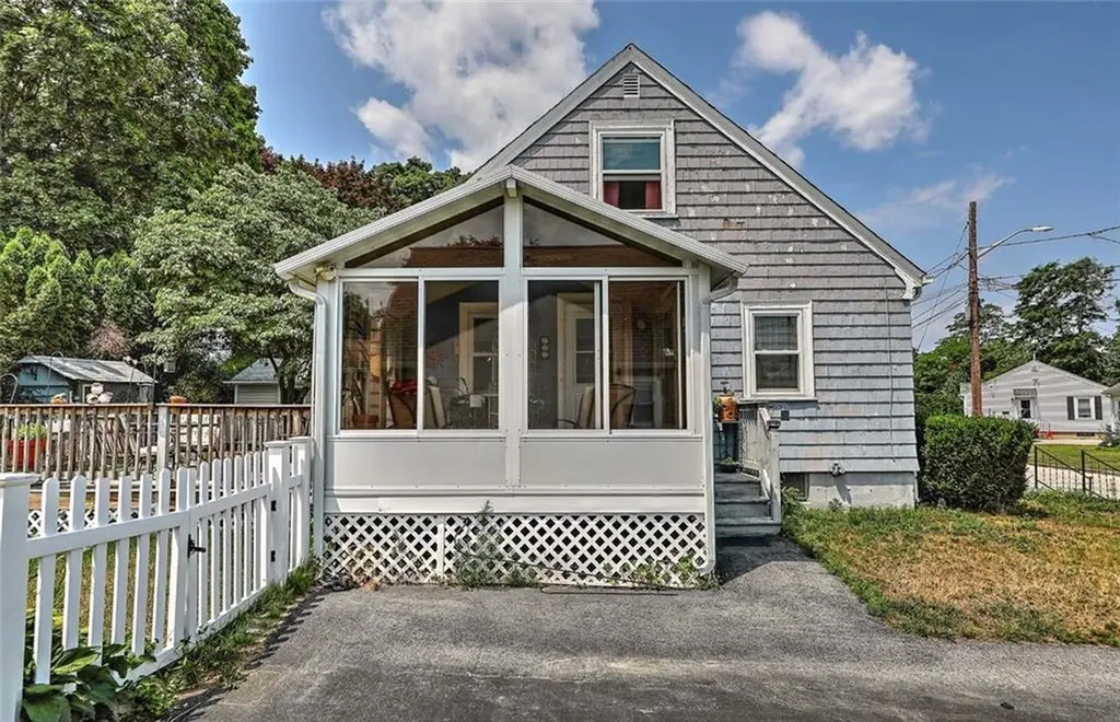141 Cornell Street Cranston RI 02920