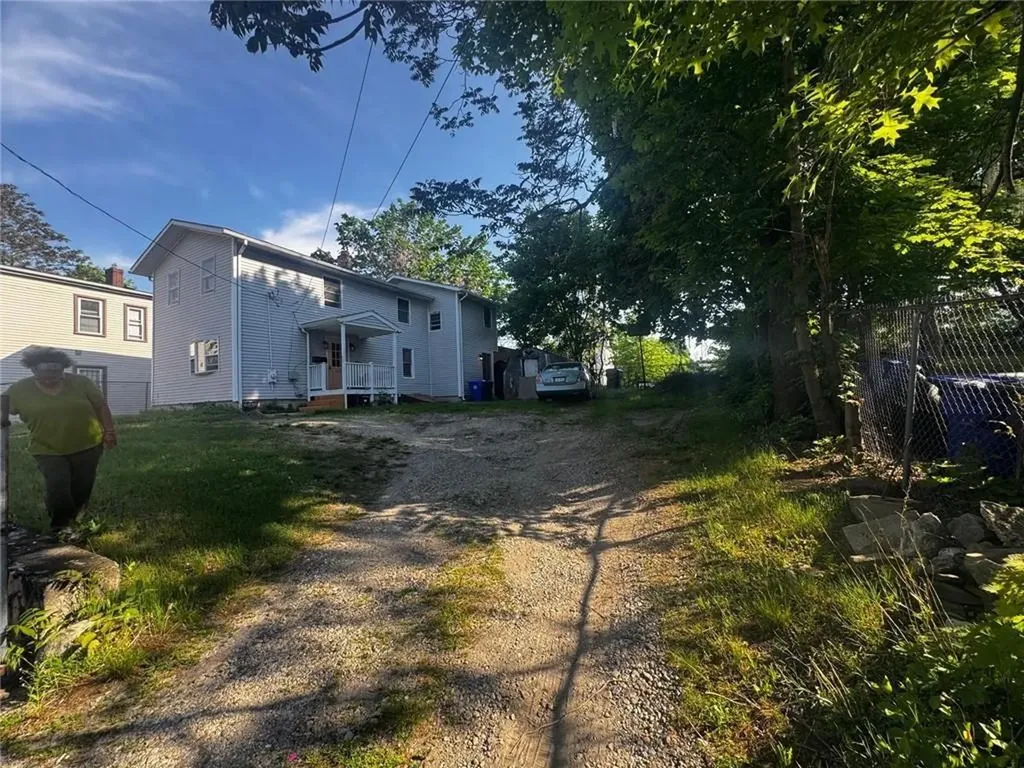 73 Benedict Street Providence RI 02907