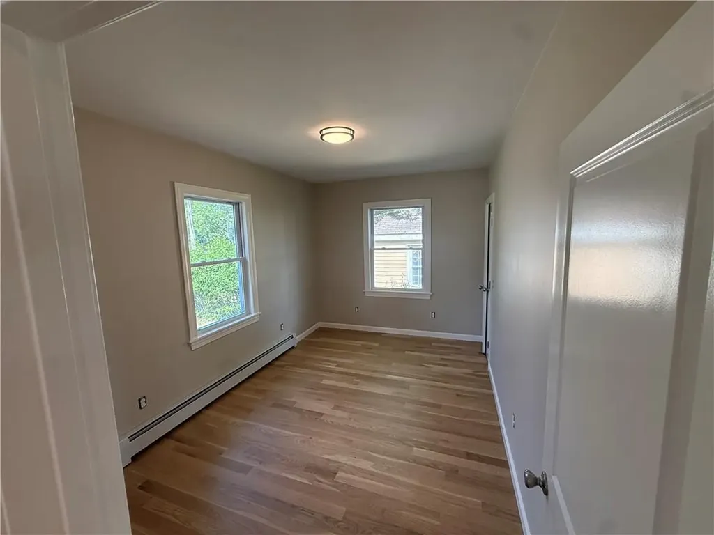 63 Shore Road East Providence RI 02915