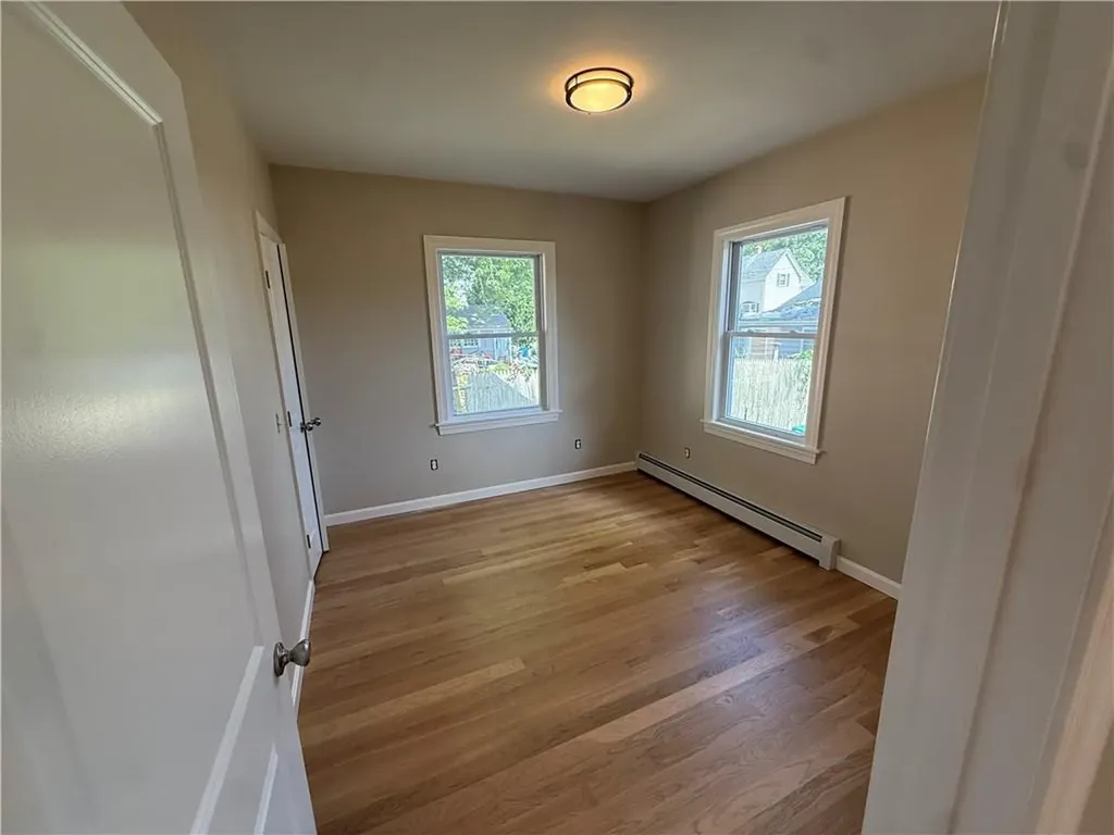 63 Shore Road East Providence RI 02915