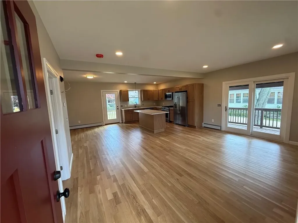 63 Shore Road East Providence RI 02915