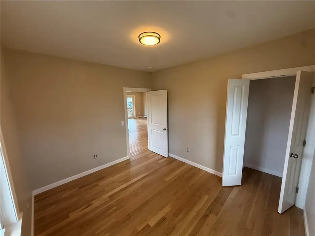 63 Shore Road East Providence RI 02915