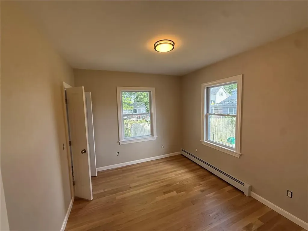 63 Shore Road East Providence RI 02915