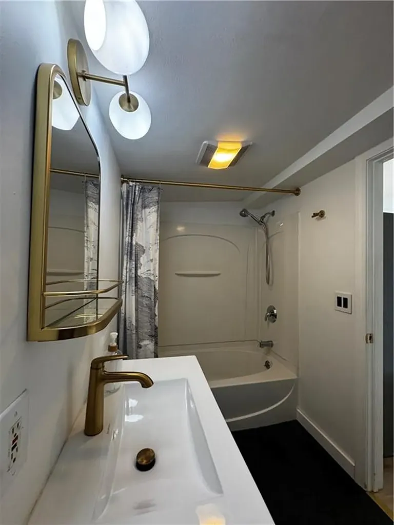 12 Hunter Street Warwick RI 02889