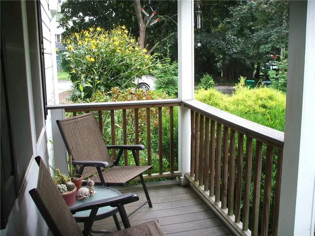 82 Narragansett Avenue West Avenue South Kingstown RI 02879