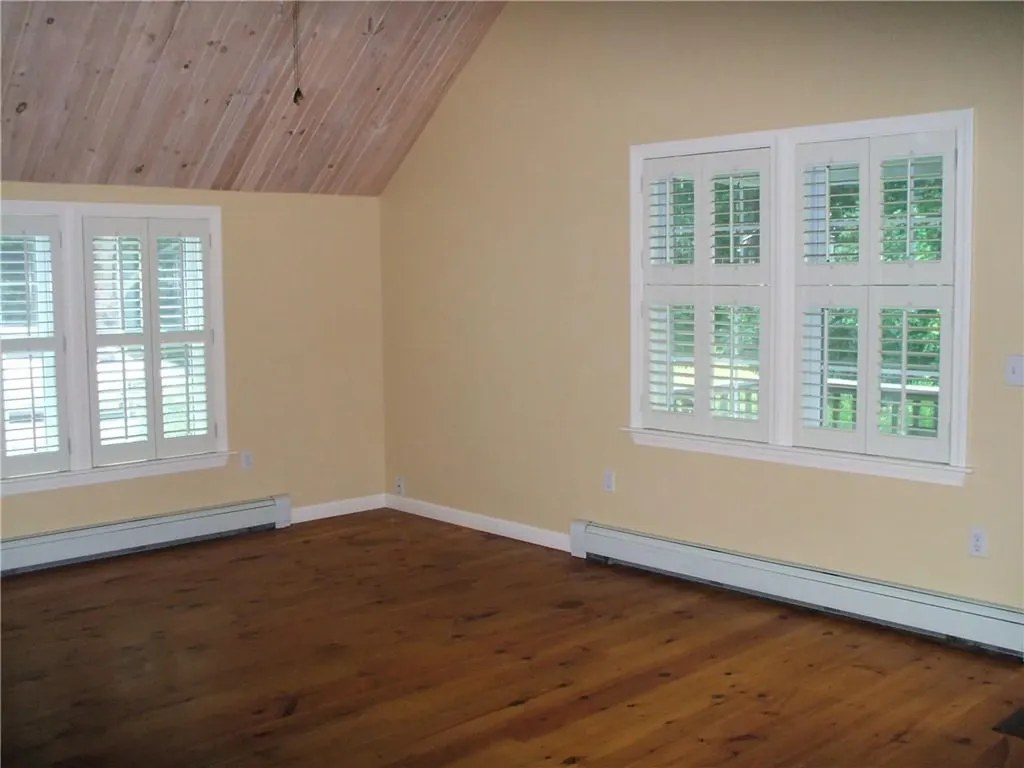 82 Narragansett Avenue West Avenue South Kingstown RI 02879
