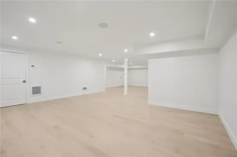 5 Lookout Lane Portsmouth RI 02871