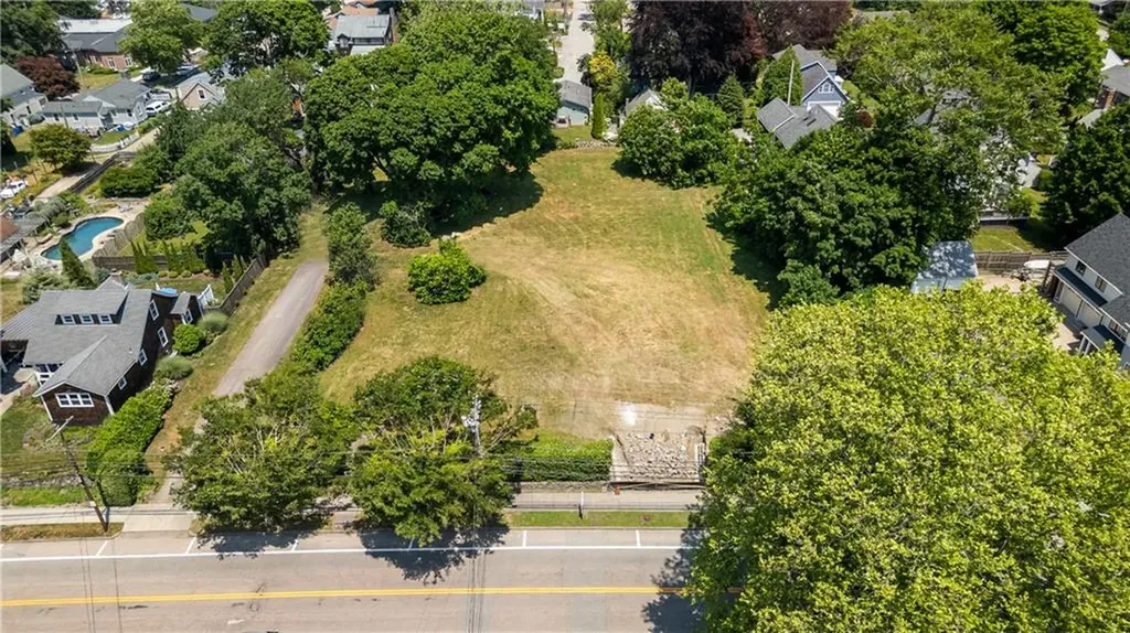 78 Narragansett Avenue Jamestown RI 02835