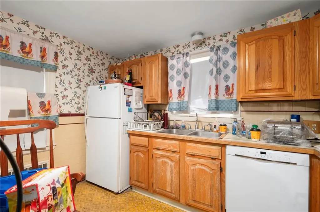 39 Greenfield Avenue North Providence RI 02911