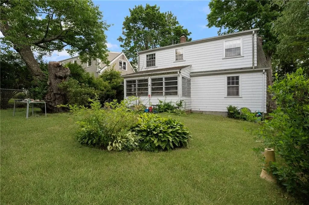 39 Greenfield Avenue North Providence RI 02911