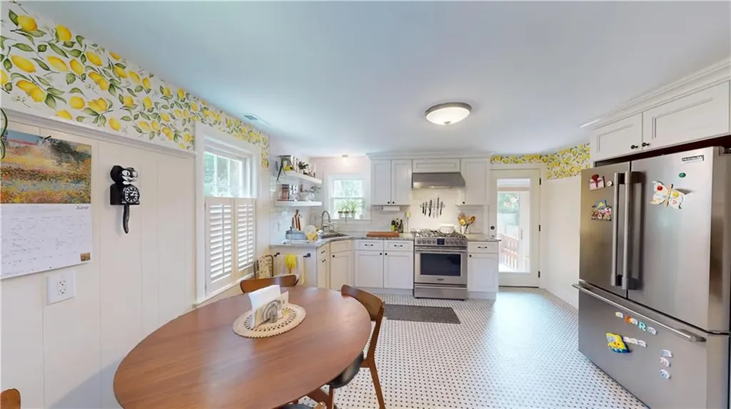 32 South Fair Street Warwick RI 02888