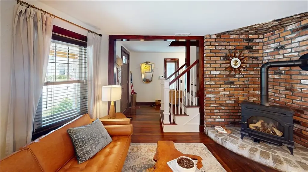 32 South Fair Street Warwick RI 02888