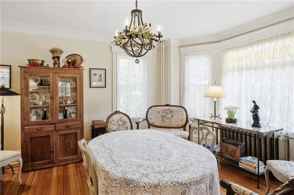 6 Brooks Avenue Newport RI 02840