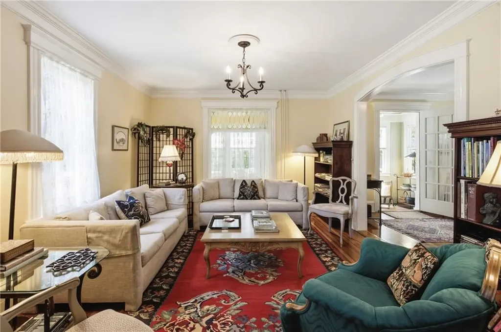 6 Brooks Avenue Newport RI 02840