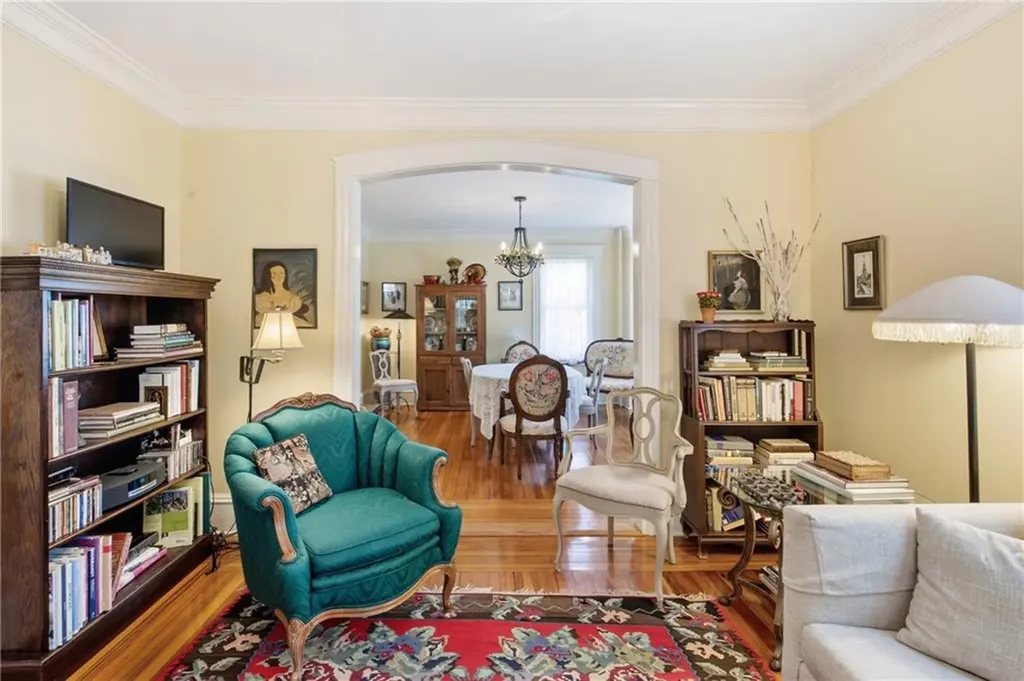6 Brooks Avenue Newport RI 02840
