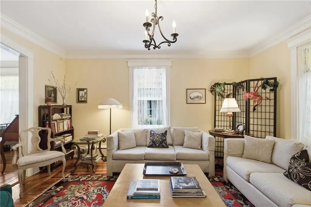 6 Brooks Avenue Newport RI 02840