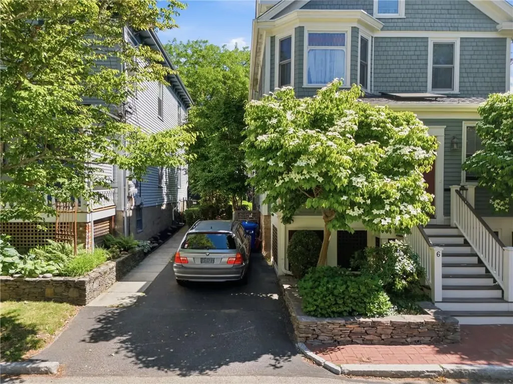 6 Brooks Avenue Newport RI 02840