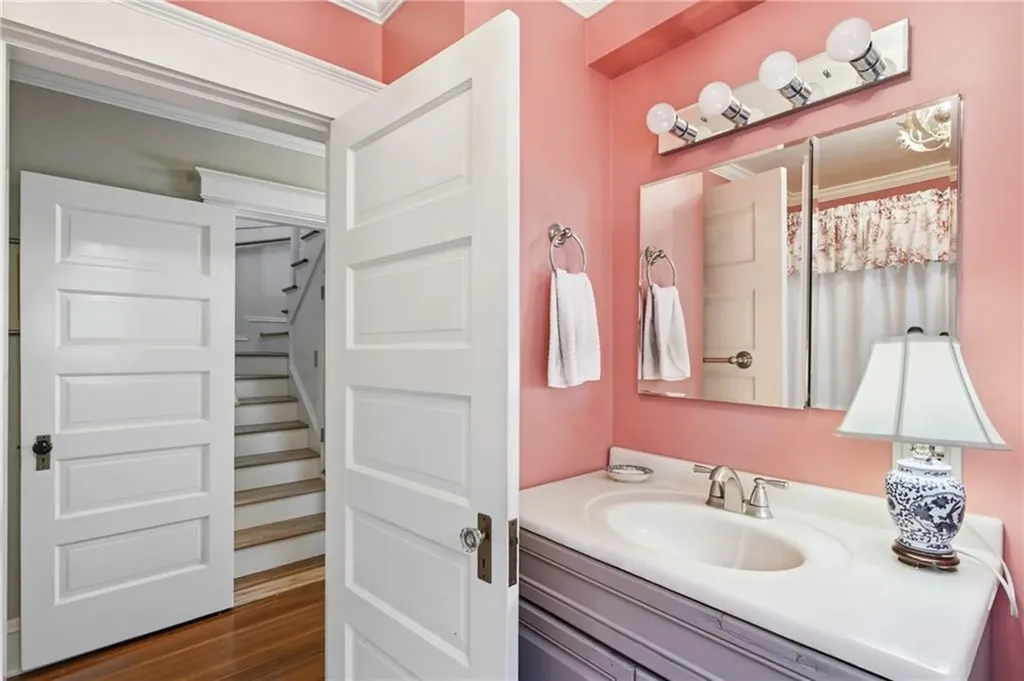 6 Brooks Avenue Newport RI 02840