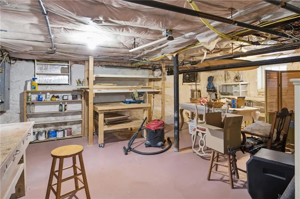 6 Brooks Avenue Newport RI 02840