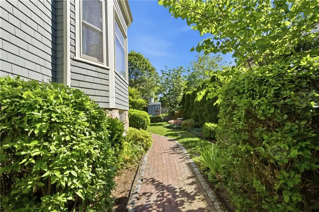 6 Brooks Avenue Newport RI 02840