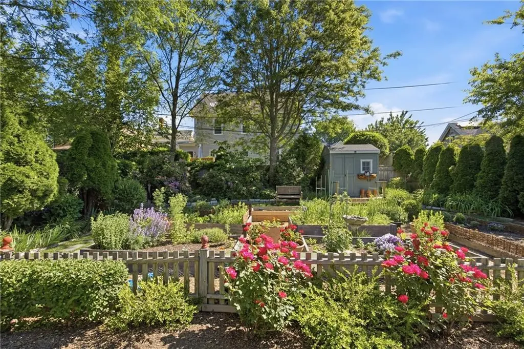 6 Brooks Avenue Newport RI 02840