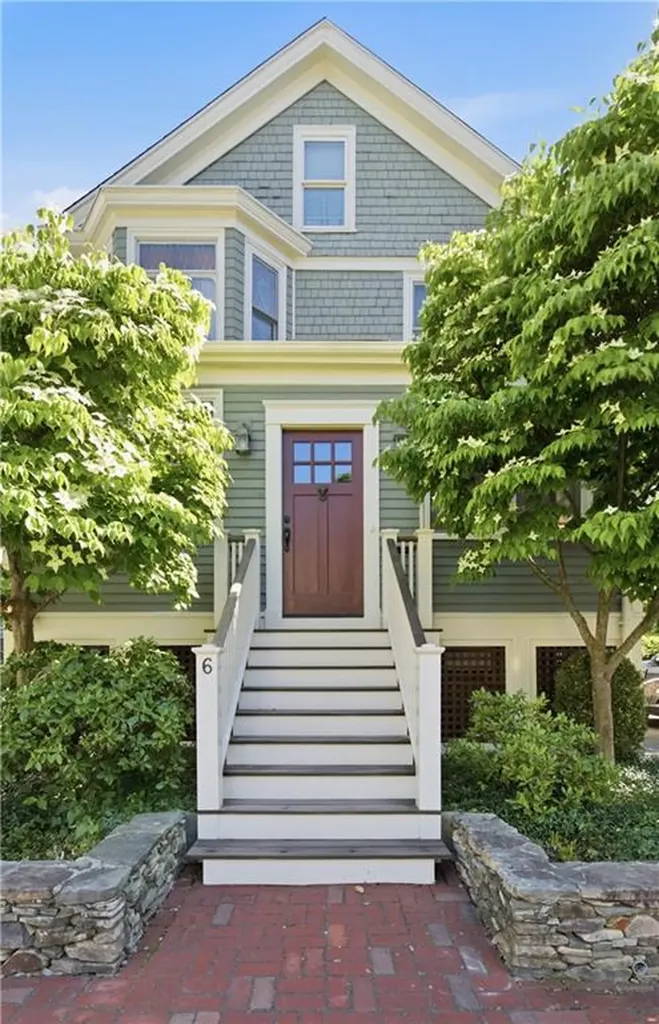 6 Brooks Avenue Newport RI 02840
