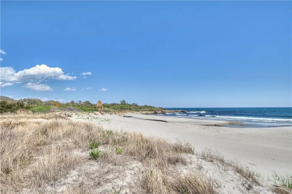 204 Bellevue Court Narragansett RI 02882