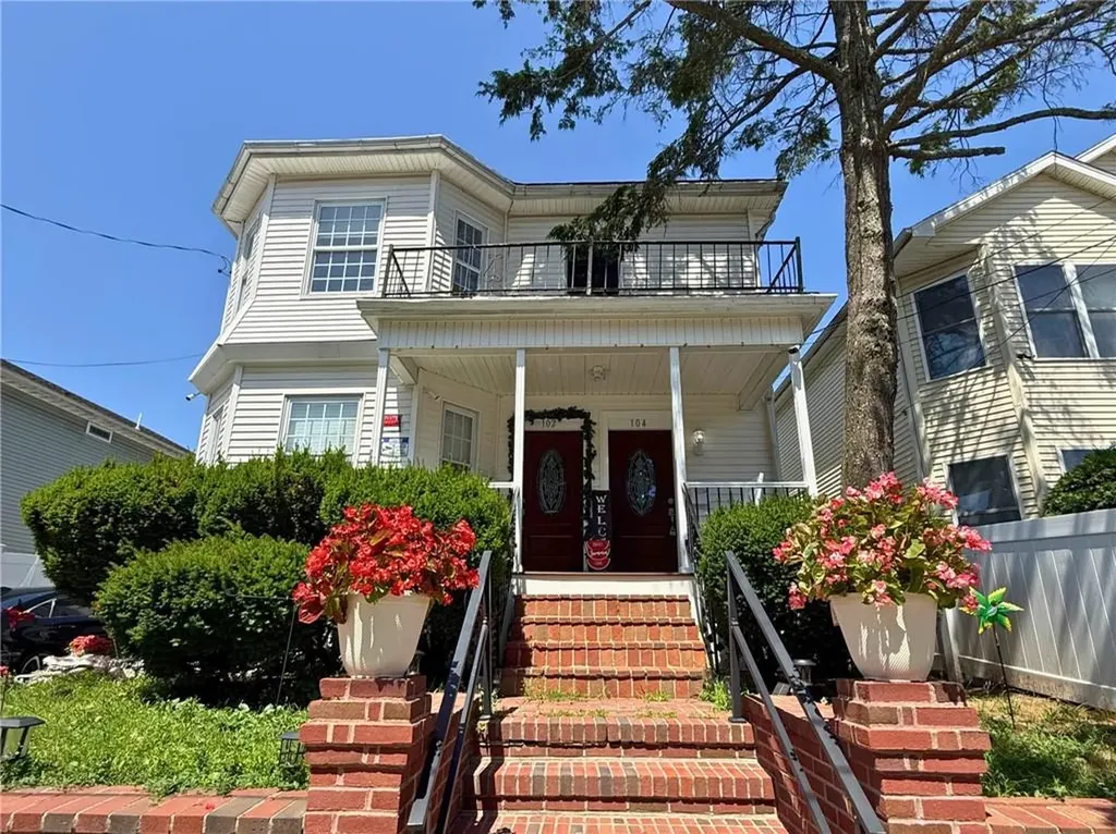 104 Oakland Avenue Providence RI 02908