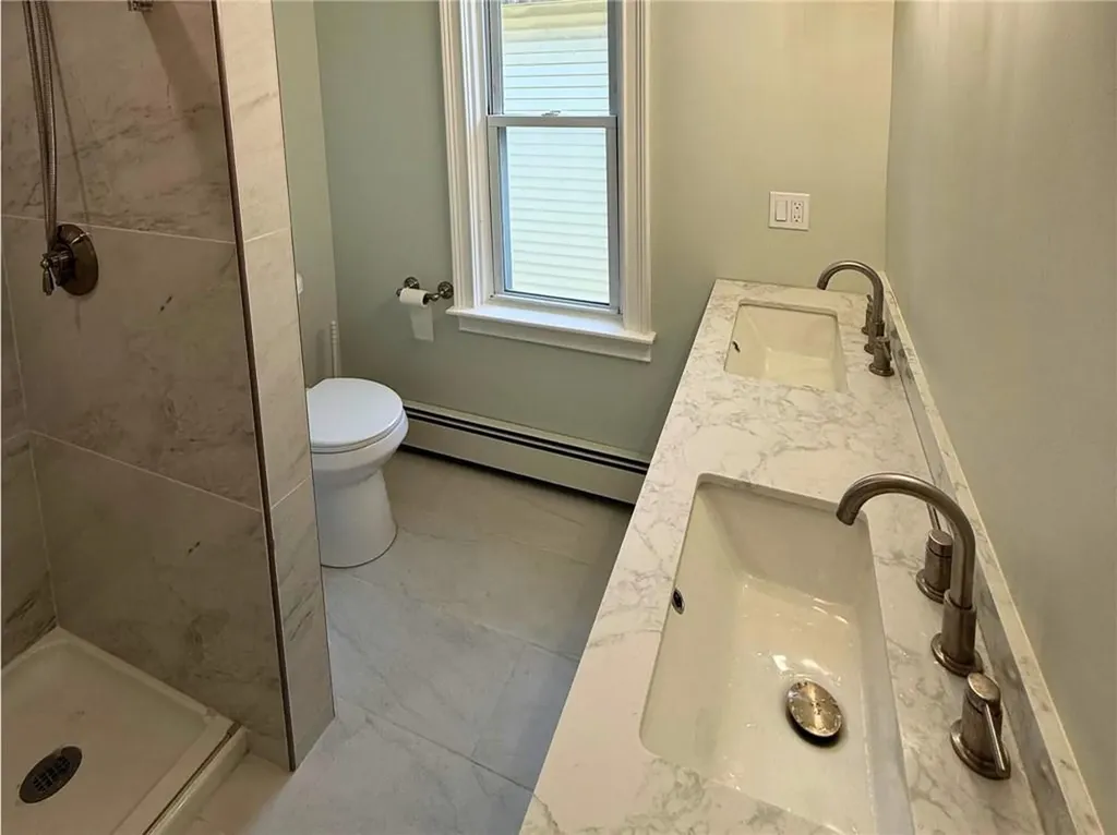 104 Oakland Avenue Providence RI 02908