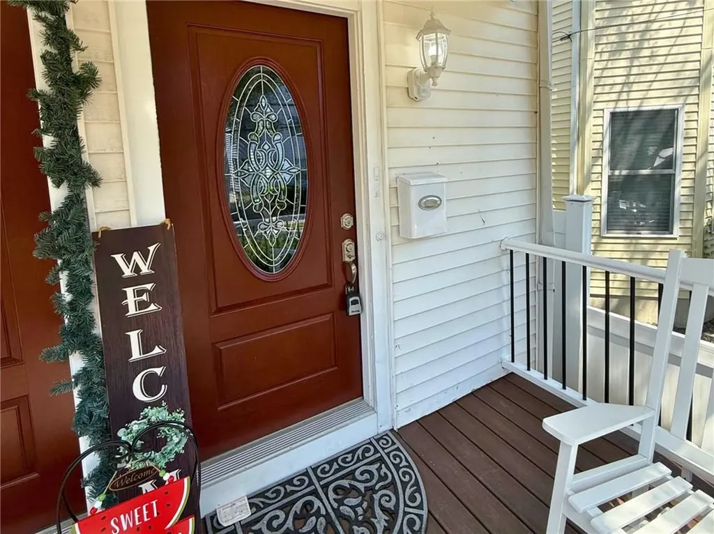 104 Oakland Avenue Providence RI 02908