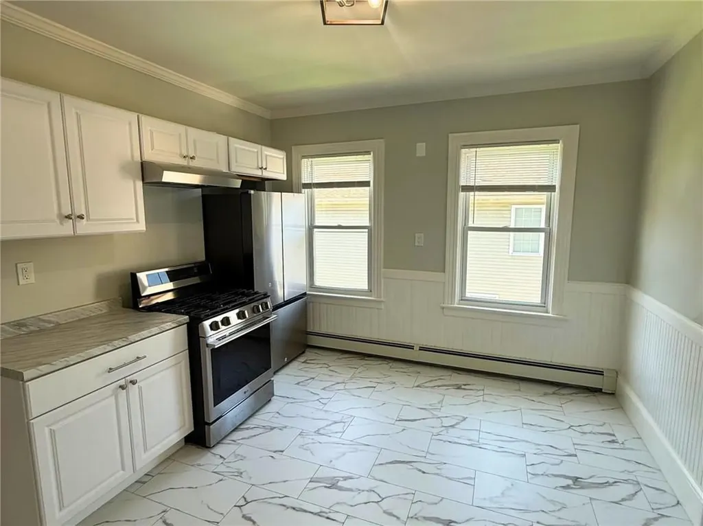 104 Oakland Avenue Providence RI 02908