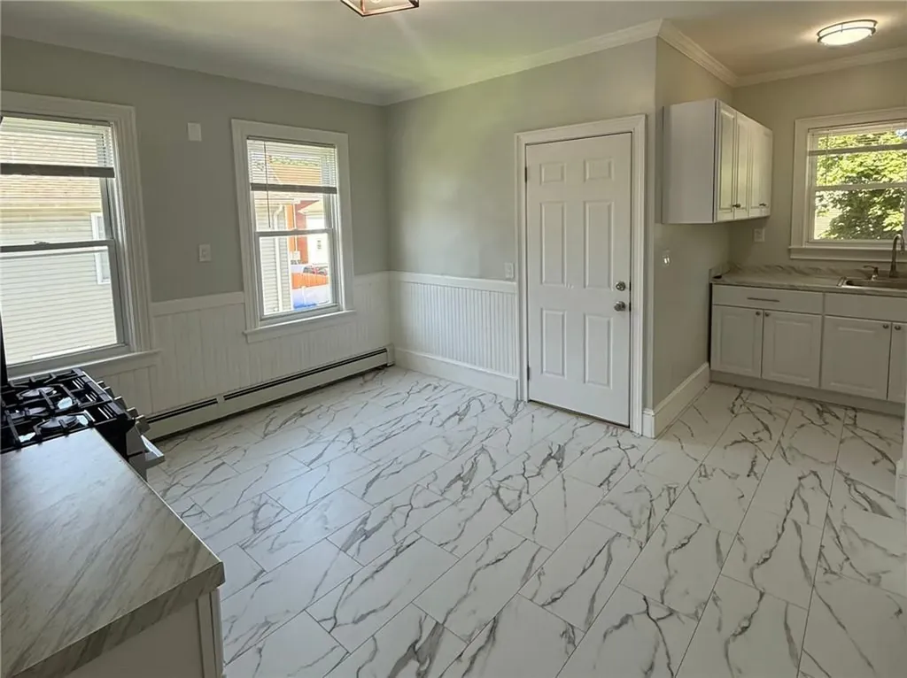 104 Oakland Avenue Providence RI 02908