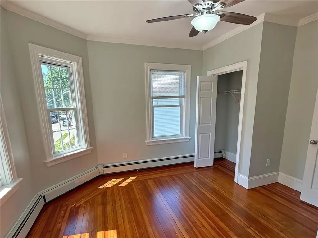 104 Oakland Avenue Providence RI 02908