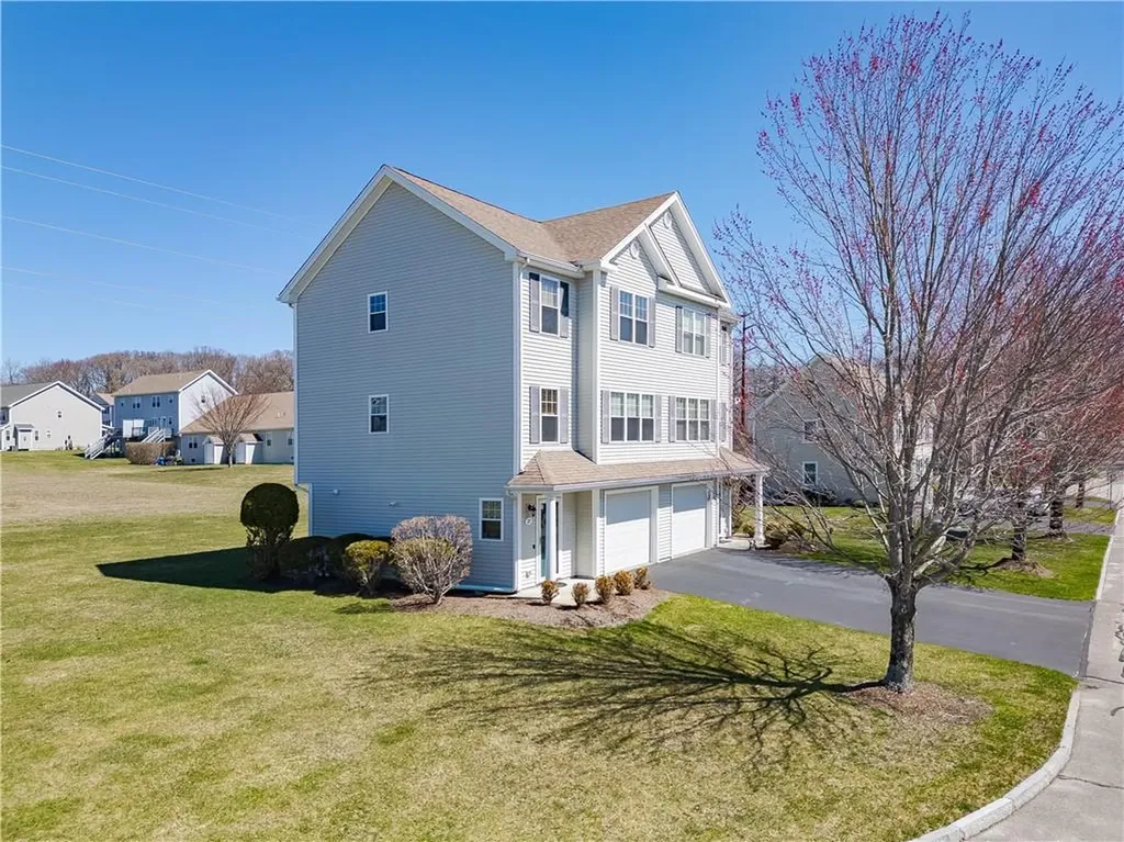 27 Streamview Drive Cumberland RI 02864