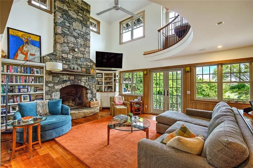 70 Third Street Westport MA 02790