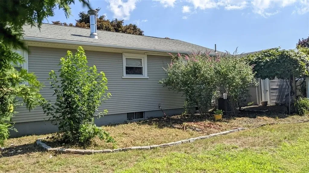 170 Selma Street Cranston RI 02920