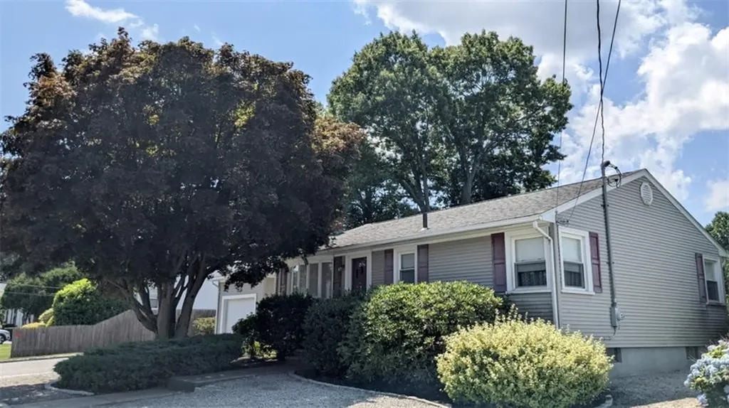 170 Selma Street Cranston RI 02920