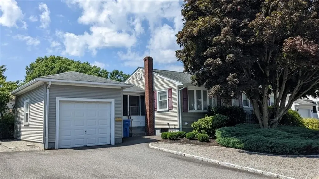 170 Selma Street Cranston RI 02920