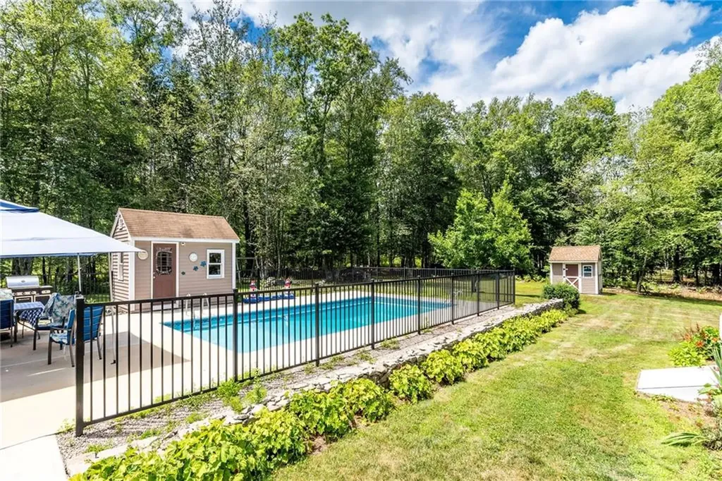 147 Woodville Alton Road Hopkinton RI 02832