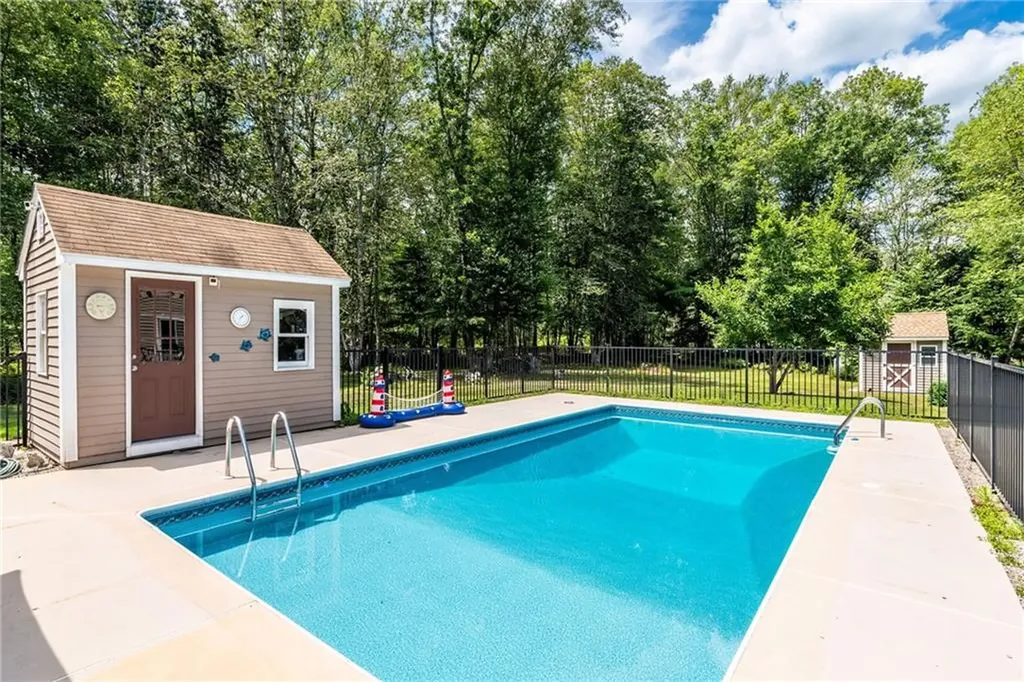 147 Woodville Alton Road Hopkinton RI 02832