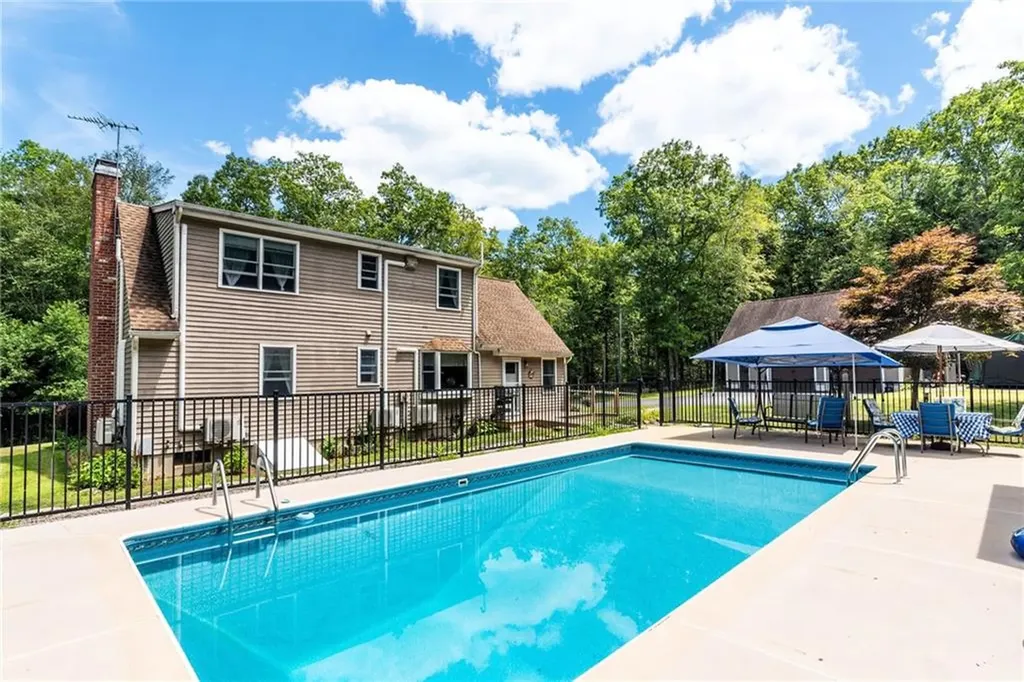 147 Woodville Alton Road Hopkinton RI 02832